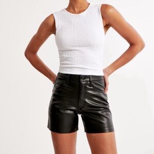Abercrombie high rise vegan leather dad short size 25